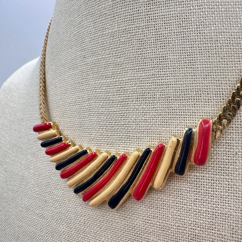 Vintage Y2K Gold Tone Enamel Herringbone Necklace - Classic Women's Jewelry